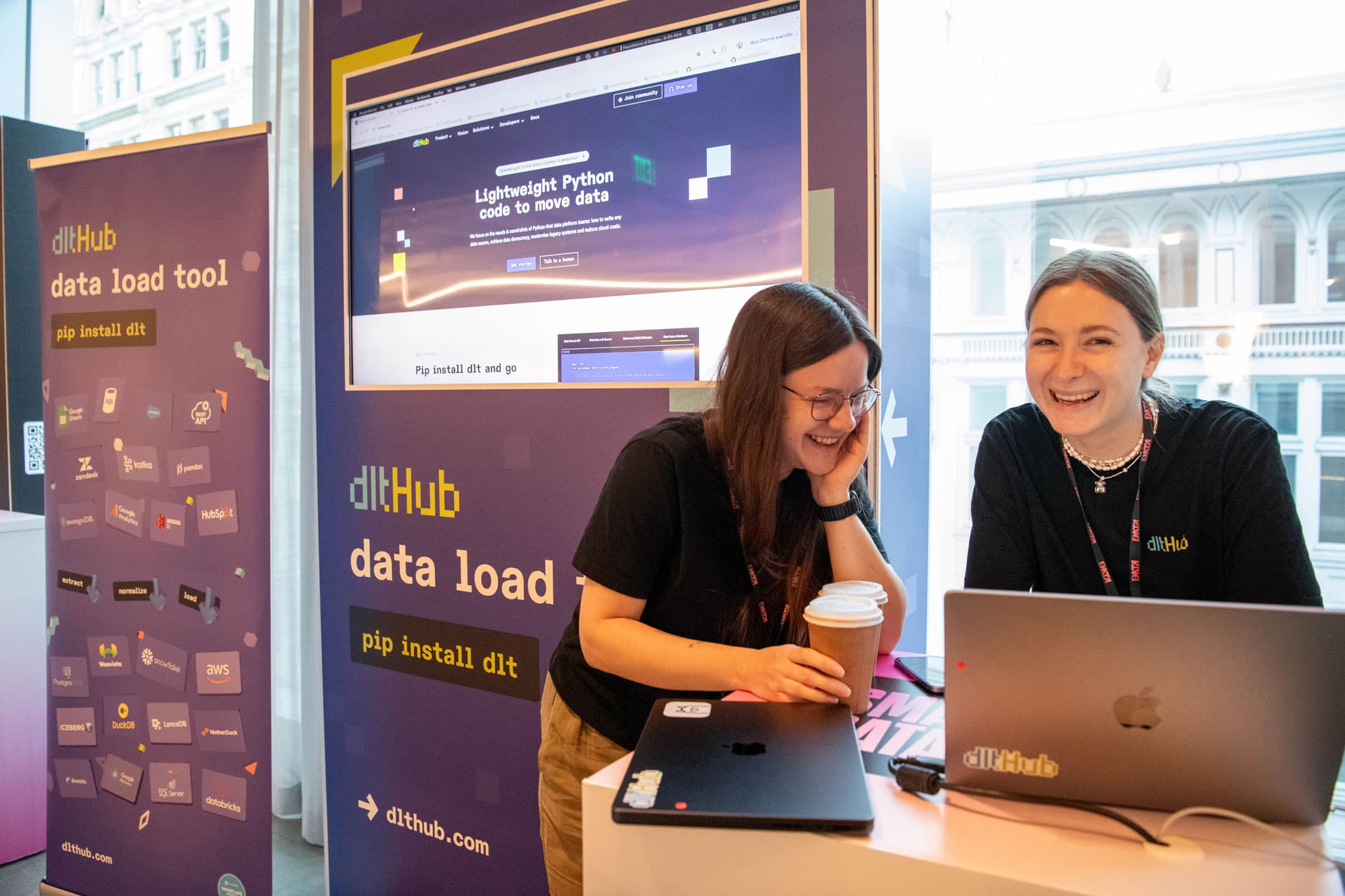 Dithub booth with experts demonstrating Small Data integration tools