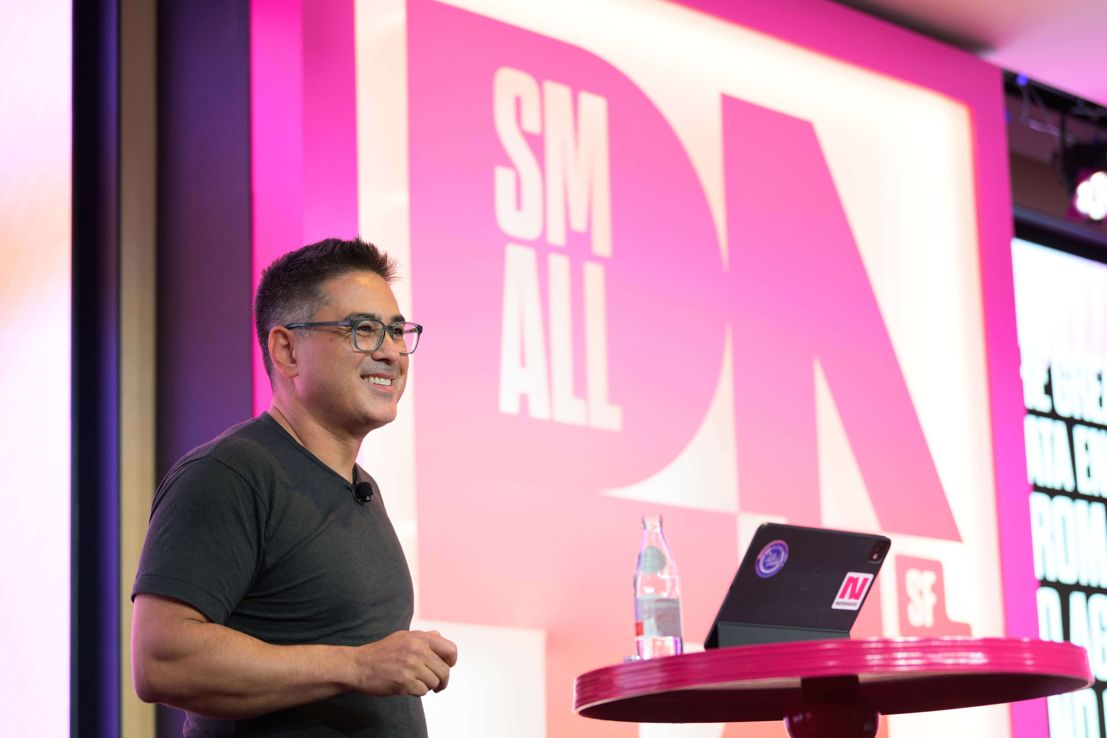 Small Data 2025 Photo 1-2