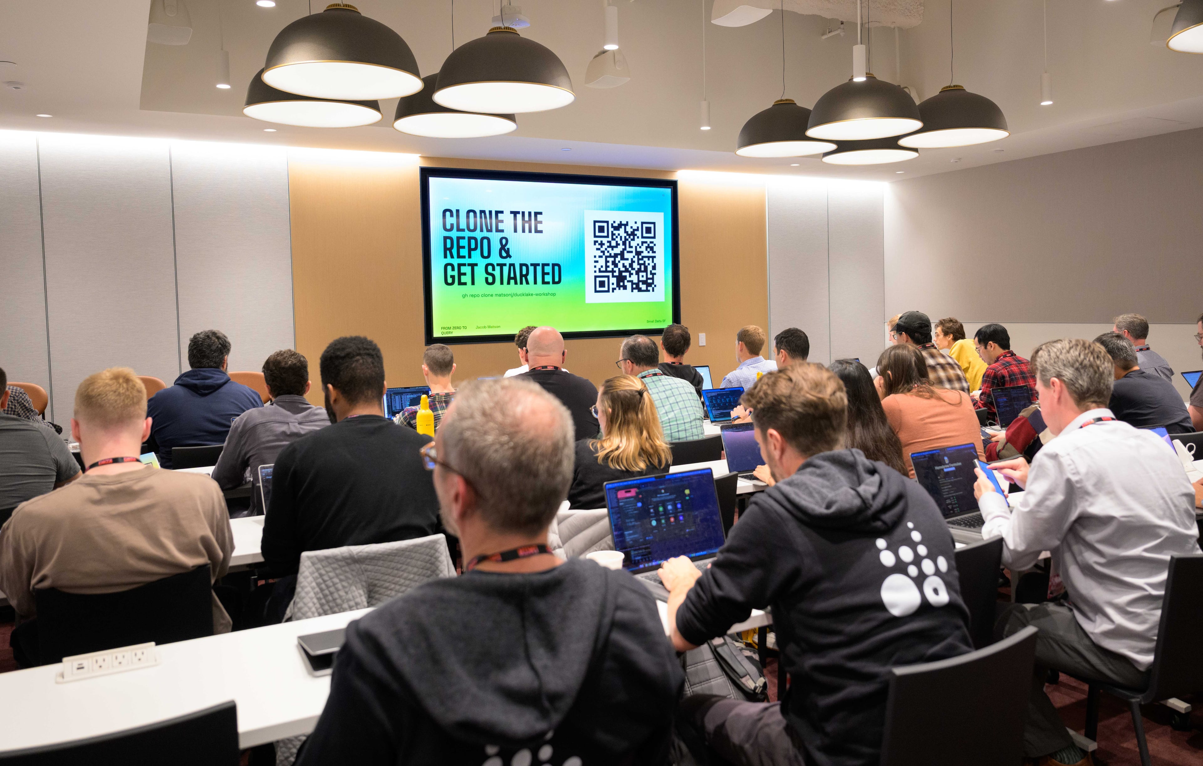 Small Data 2025 Photo 2-3